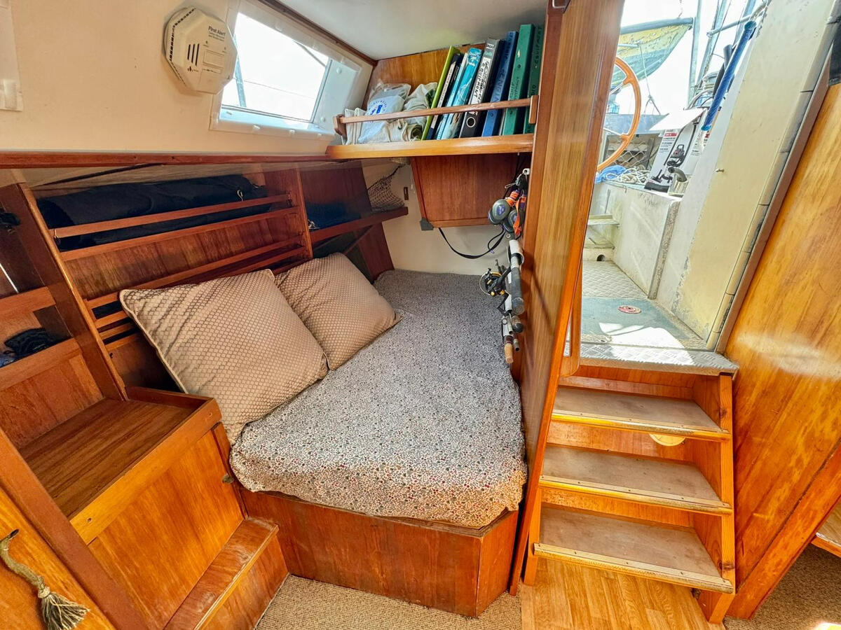 Starboard quarterberth Starboard quarterberth