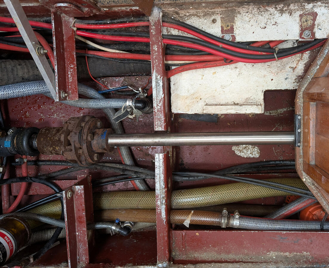 Intermediate shaft w face seal Intermediate shaft w face seal